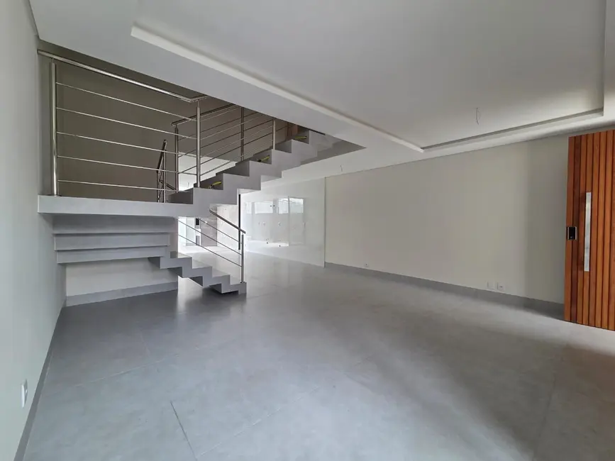 Foto 3 de Casa de Condomínio com 4 quartos à venda, 180m2 em América, Joinville - SC