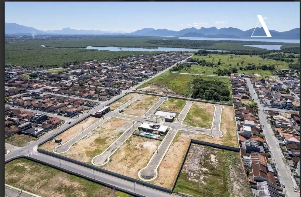 Terreno / Lote à venda, 200m2 em Espinheiros, Joinville - SC - imagem 1 Foto 1 de Terreno / Lote à venda, 200m2 em Espinheiros, Joinville - SC