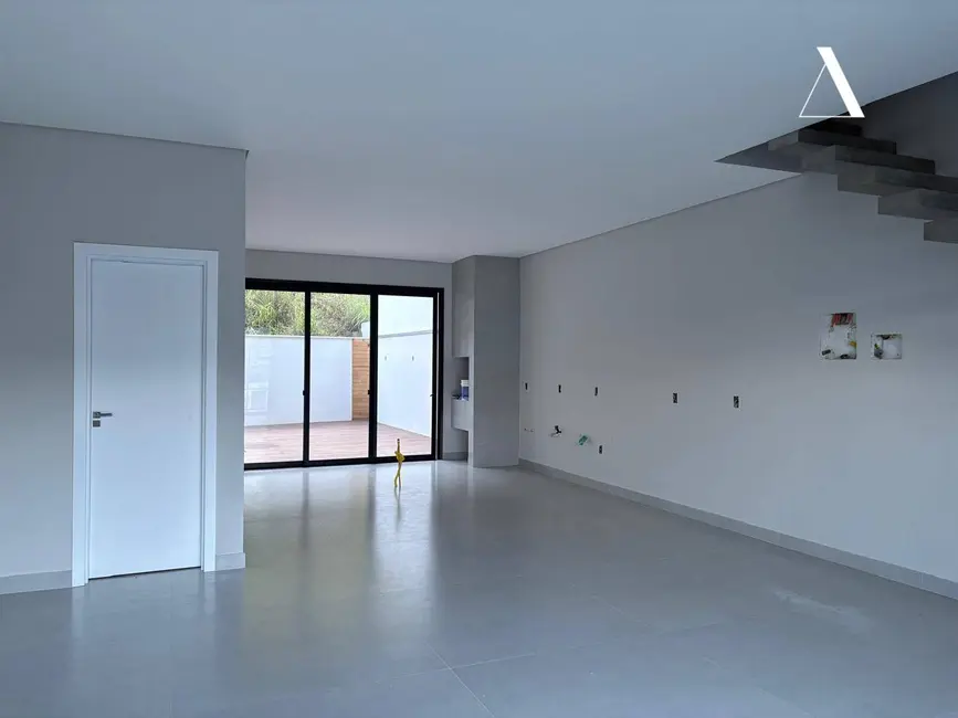 Casa de Condomínio com 3 quartos à venda, 180m2 em Jardim Sofia, Joinville - SC - imagem 3 Foto 3 de Casa de Condomínio com 3 quartos à venda, 180m2 em Jardim Sofia, Joinville - SC