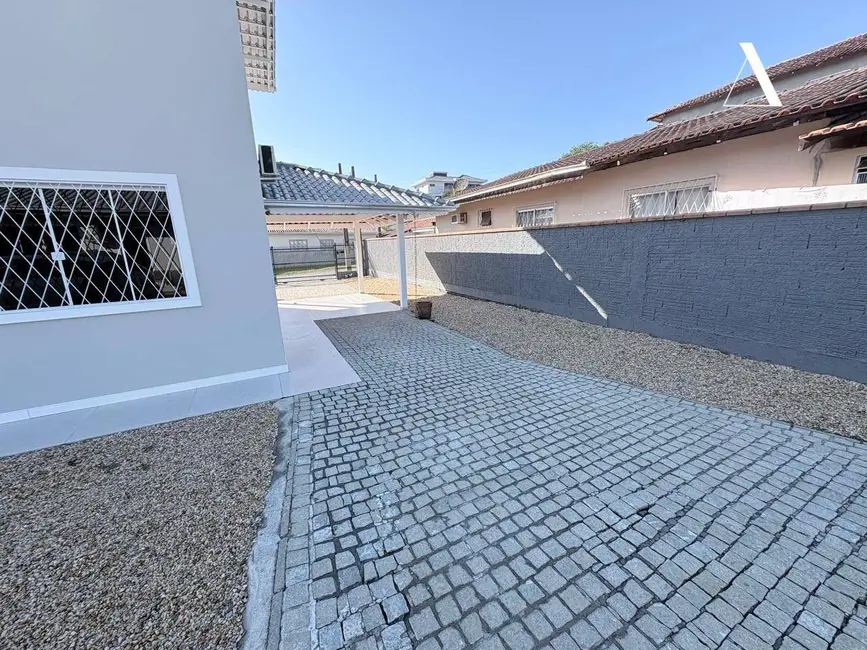 Foto 4 de Casa com 3 quartos à venda, 480m2 em Petrópolis, Joinville - SC