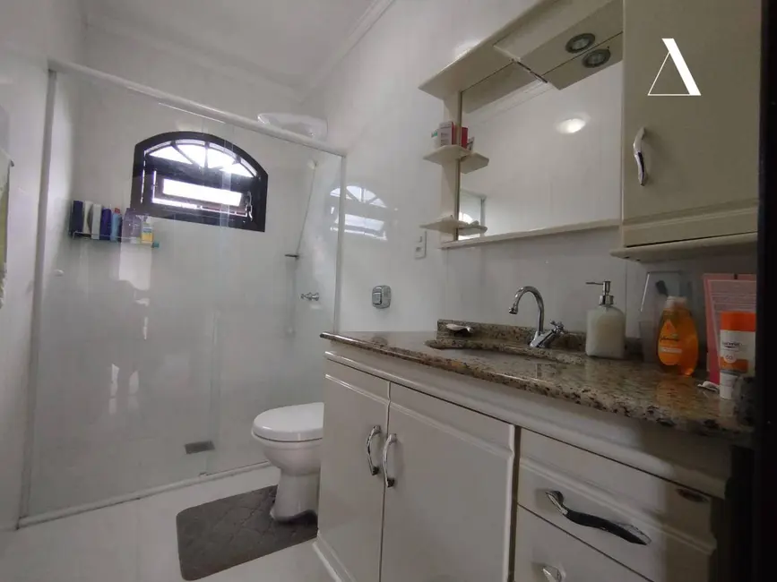 Foto 7 de Casa com 3 quartos à venda, 360m2 em Jardim Iririú, Joinville - SC