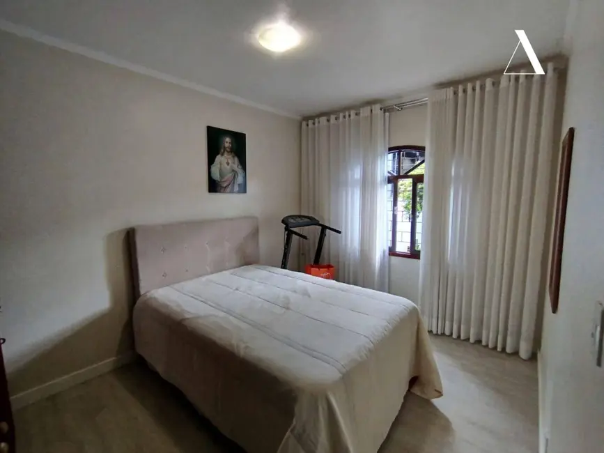 Foto 6 de Casa com 3 quartos à venda, 360m2 em Jardim Iririú, Joinville - SC