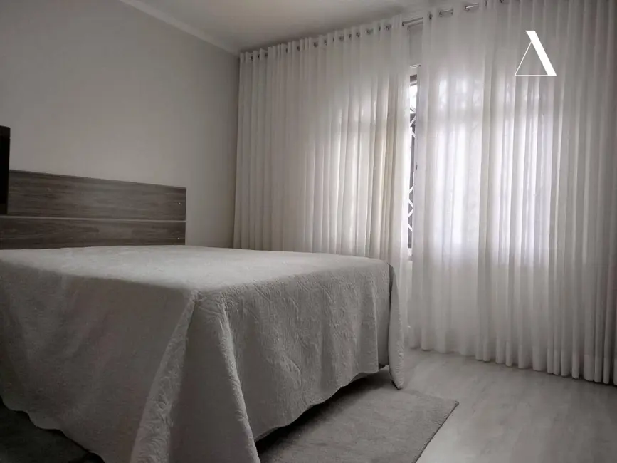 Foto 5 de Casa com 3 quartos à venda, 360m2 em Jardim Iririú, Joinville - SC