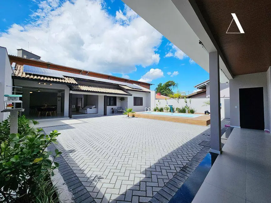 Foto 4 de Casa com 4 quartos à venda, 518m2 em Glória, Joinville - SC