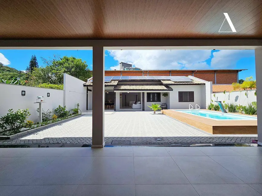 Foto 5 de Casa com 4 quartos à venda, 518m2 em Glória, Joinville - SC