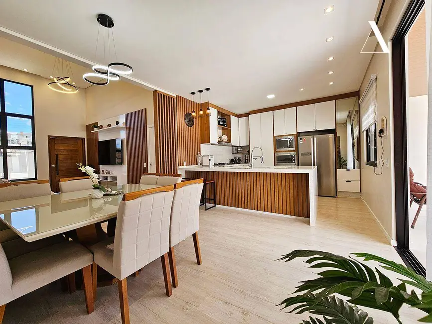 Foto 8 de Casa com 4 quartos à venda, 518m2 em Glória, Joinville - SC