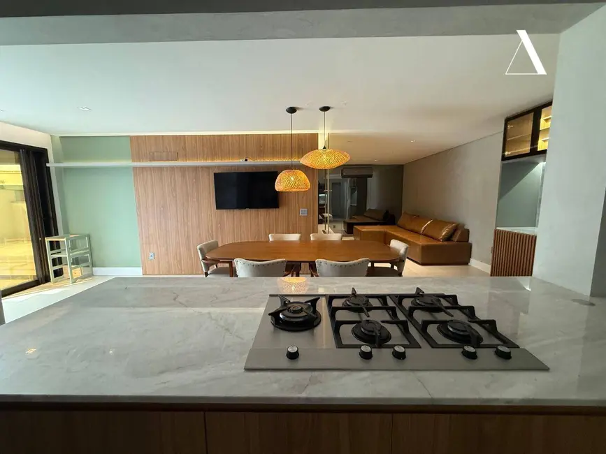 Foto 4 de Apartamento com 3 quartos à venda e para alugar, 240m2 em Anita Garibaldi, Joinville - SC