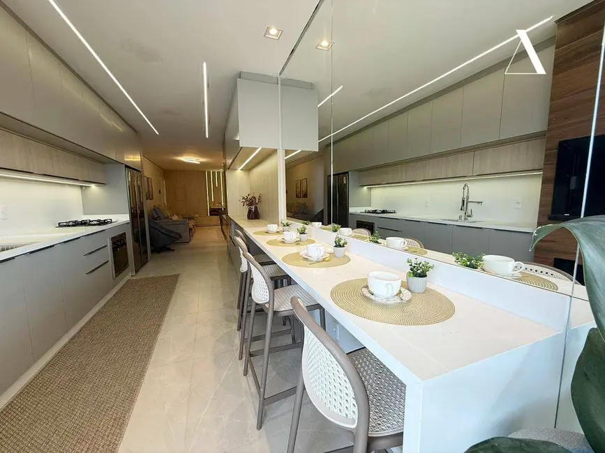 Foto 1 de Apartamento com 3 quartos à venda, 185m2 em Saguaçu, Joinville - SC