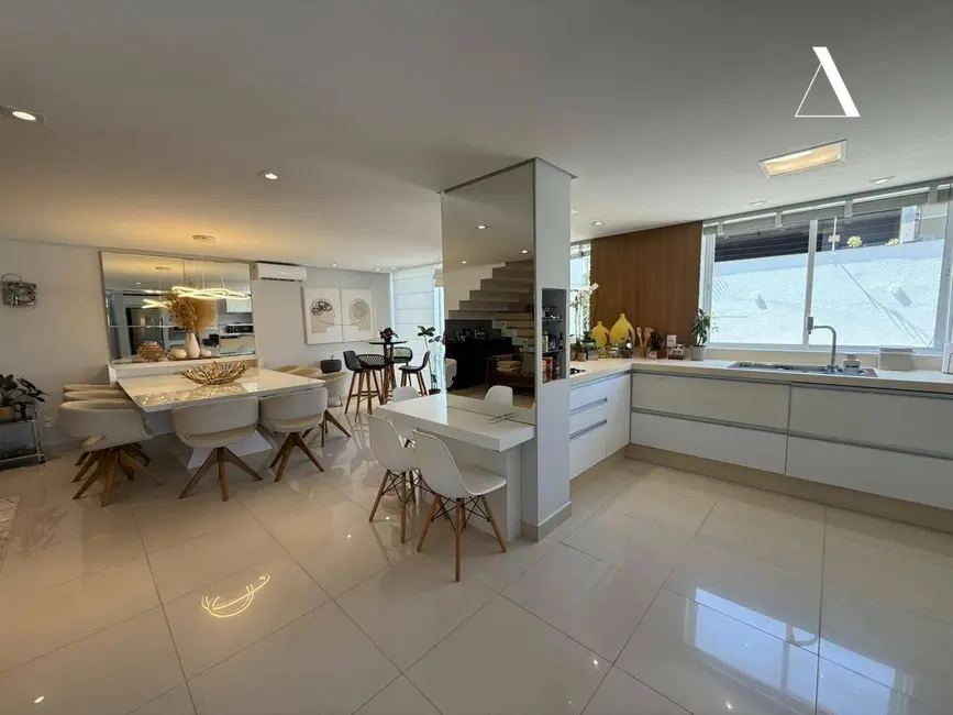 Foto 6 de Casa de Condomínio com 3 quartos à venda, 235m2 em Glória, Joinville - SC