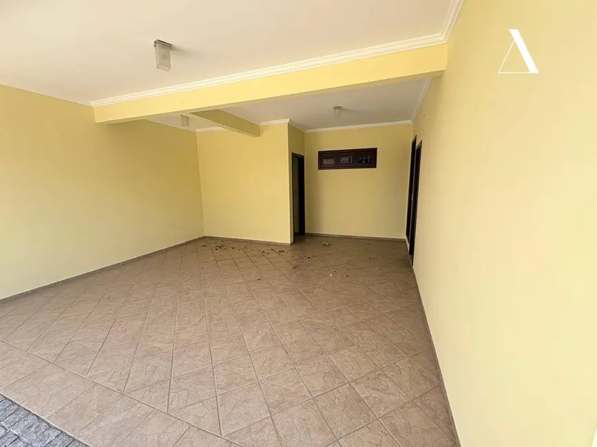 Foto 3 de Casa com 3 quartos à venda, 397m2 em Saguaçu, Joinville - SC