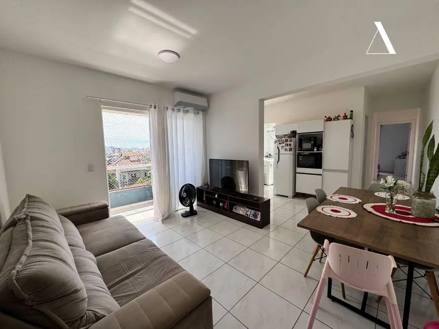 Foto 2 de Apartamento com 2 quartos à venda, 63m2 em Iririú, Joinville - SC