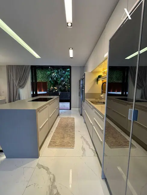 Foto 4 de Casa com 3 quartos à venda, 180m2 em Costa e Silva, Joinville - SC