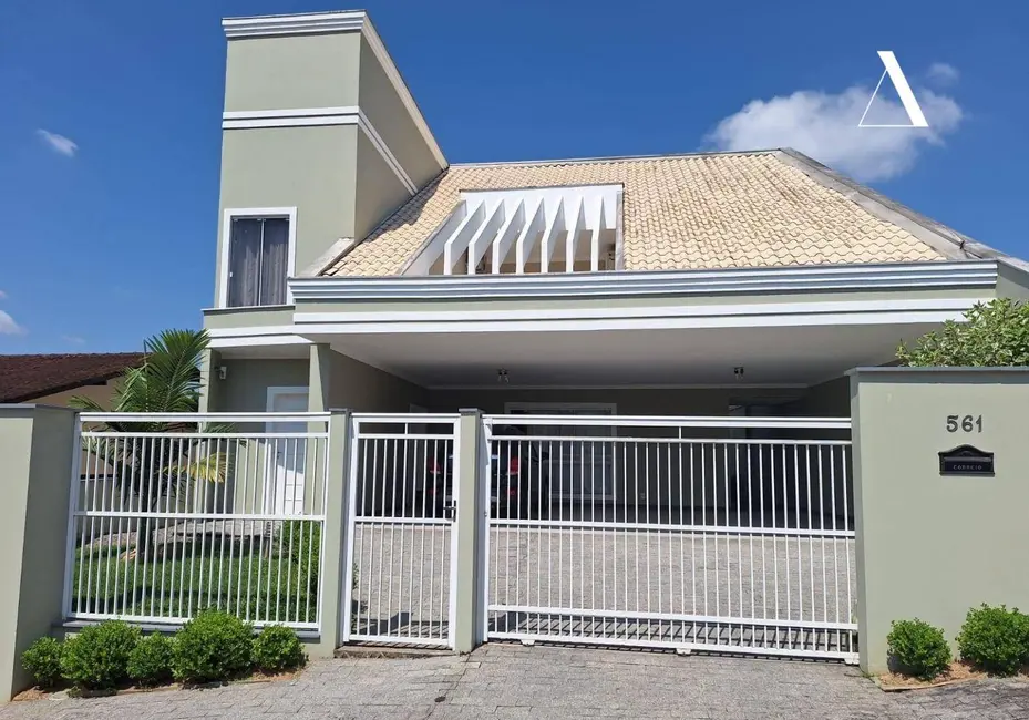 Foto 1 de Casa com 11 quartos à venda, 533m2 em Boa Vista, Joinville - SC