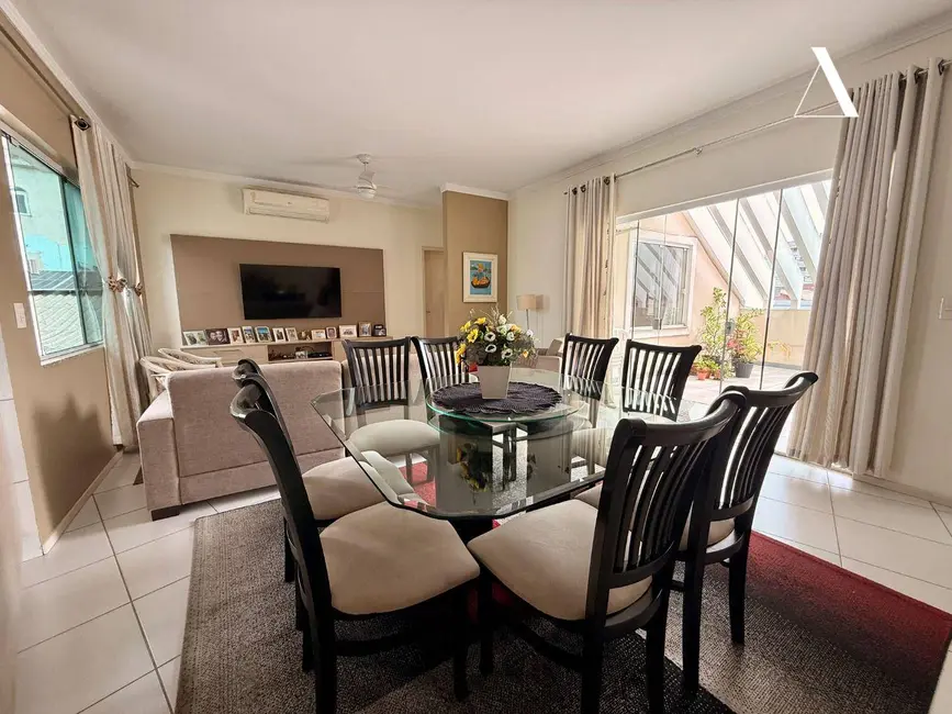 Foto 8 de Casa com 11 quartos à venda, 533m2 em Boa Vista, Joinville - SC