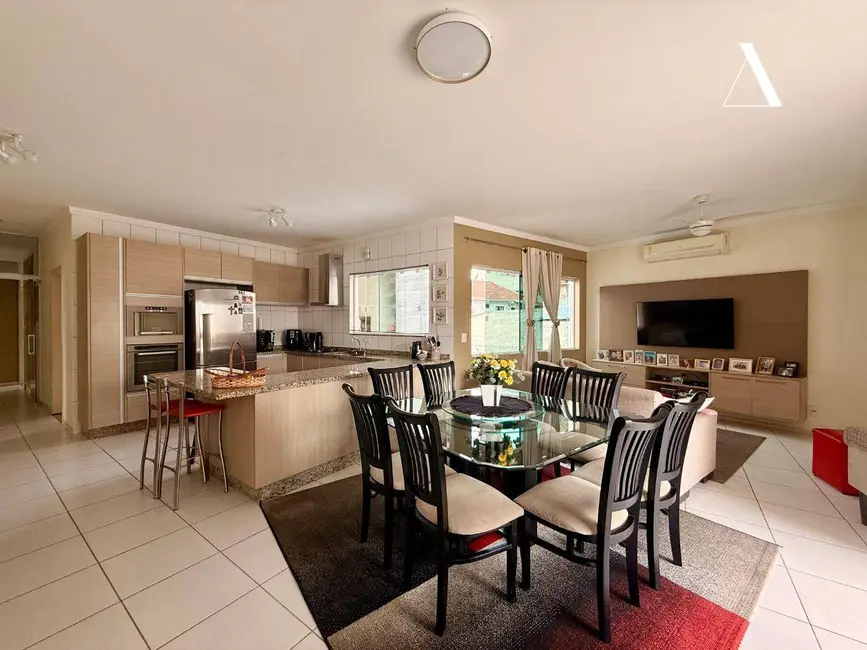 Foto 9 de Casa com 11 quartos à venda, 533m2 em Boa Vista, Joinville - SC