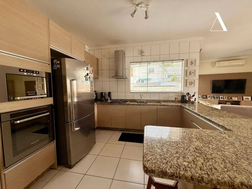 Foto 6 de Casa com 11 quartos à venda, 533m2 em Boa Vista, Joinville - SC