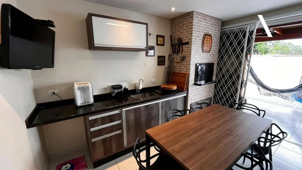 Foto 9 de Casa com 4 quartos à venda, 195m2 em Costa e Silva, Joinville - SC