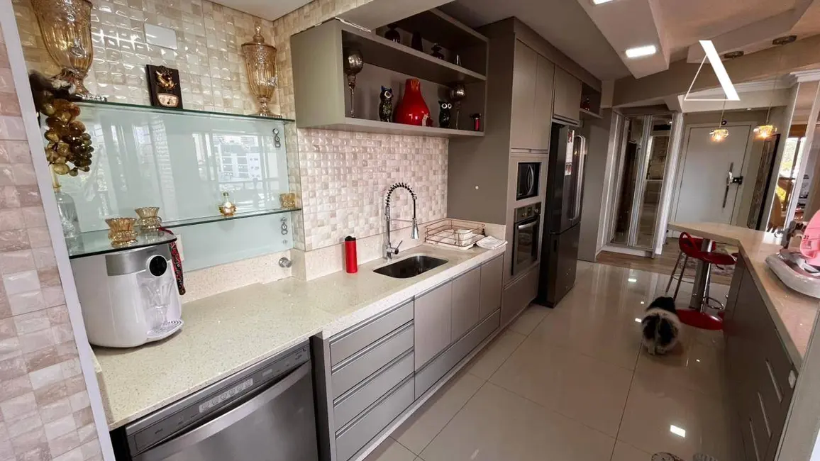 Foto 9 de Apartamento com 3 quartos à venda, 248m2 em Anita Garibaldi, Joinville - SC