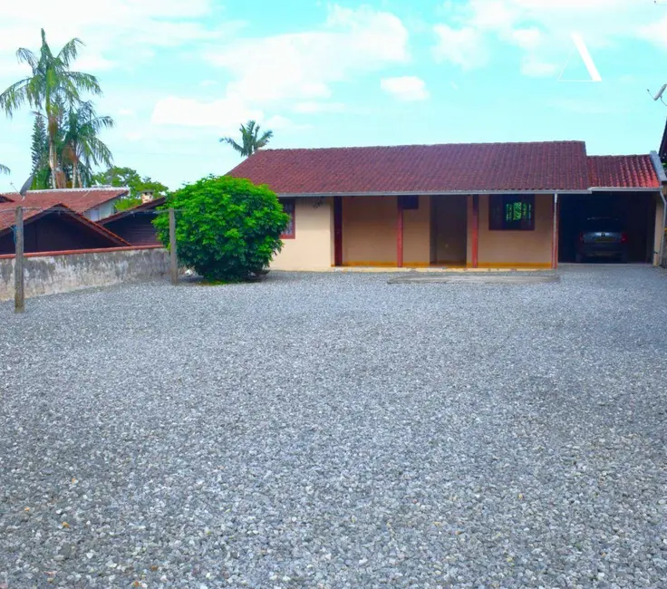 Foto 1 de Casa com 2 quartos à venda, 420m2 em Petrópolis, Joinville - SC