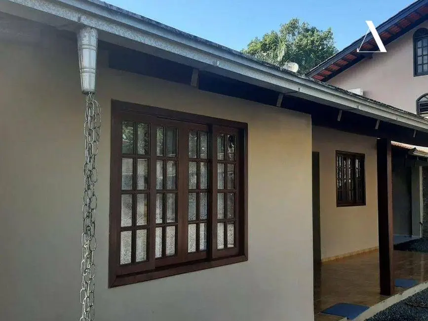 Foto 2 de Casa com 2 quartos à venda, 420m2 em Petrópolis, Joinville - SC