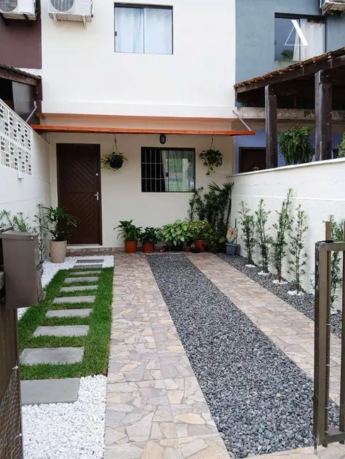 Foto 1 de Casa com 2 quartos à venda, 110m2 em Vila Nova, Joinville - SC