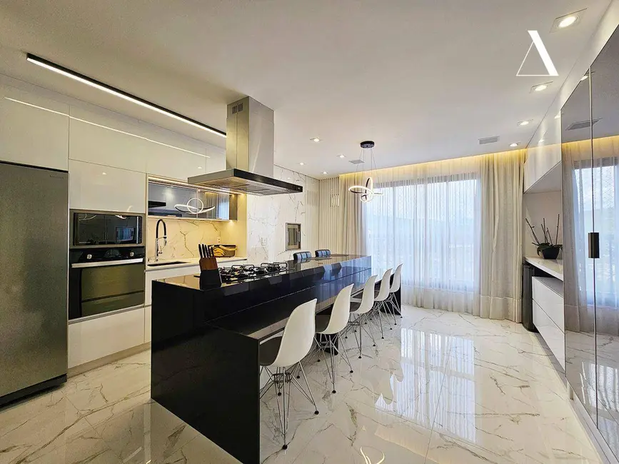 Apartamento com 3 quartos à venda, 135m2 em Anita Garibaldi, Joinville - SC - imagem 4 Foto 4 de Apartamento com 3 quartos à venda, 135m2 em Anita Garibaldi, Joinville - SC