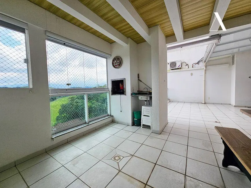 Cobertura com 3 quartos à venda, 182m2 em Atiradores, Joinville - SC - imagem 2 Foto 2 de Cobertura com 3 quartos à venda, 182m2 em Atiradores, Joinville - SC