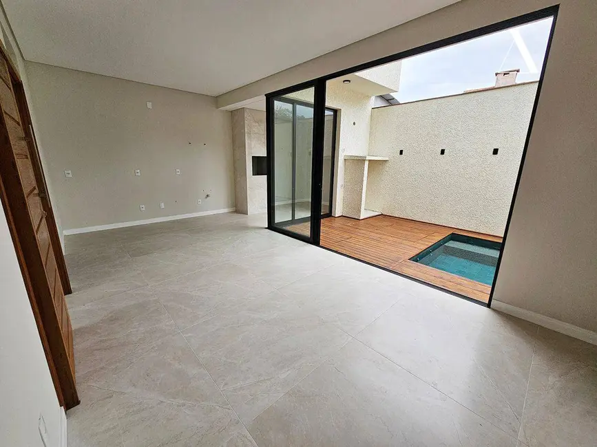 Foto 2 de Casa com 3 quartos à venda, 113m2 em Glória, Joinville - SC