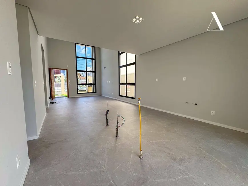 Foto 5 de Casa com 3 quartos à venda, 360m2 em Iririú, Joinville - SC