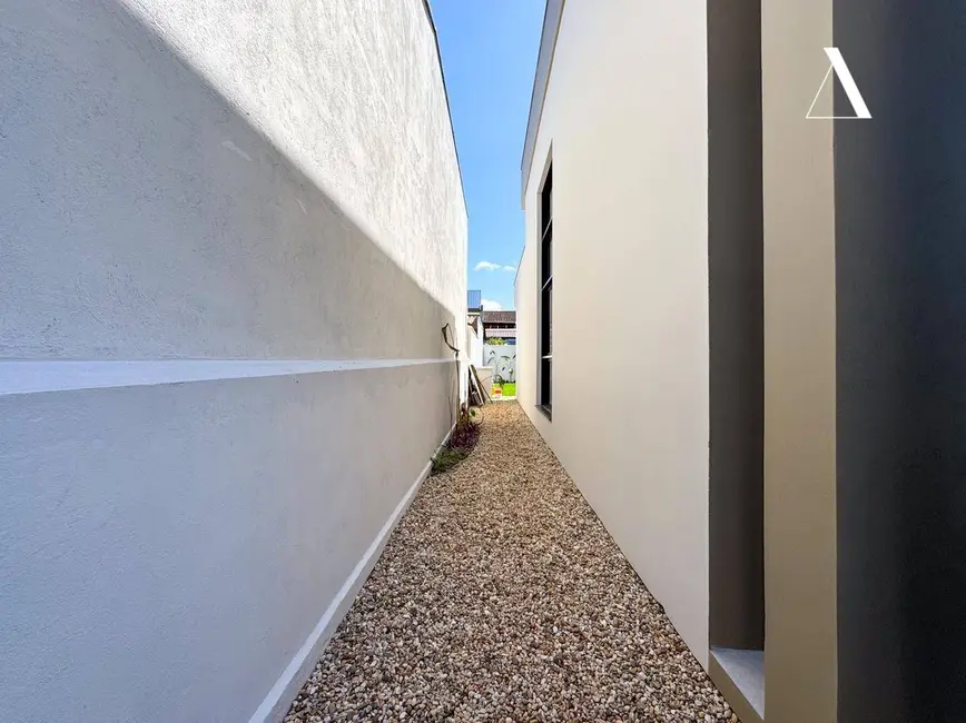 Foto 9 de Casa com 3 quartos à venda, 360m2 em Iririú, Joinville - SC