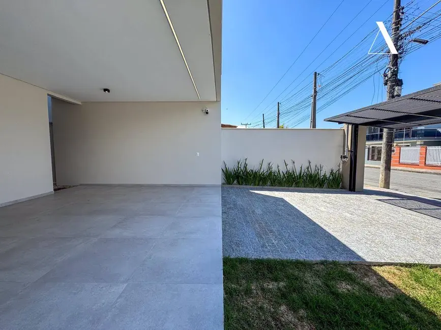 Foto 3 de Casa com 3 quartos à venda, 360m2 em Iririú, Joinville - SC