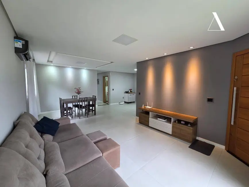 Casa com 3 quartos à venda, 260m2 em Aventureiro, Joinville - SC - imagem 5 Foto 5 de Casa com 3 quartos à venda, 260m2 em Aventureiro, Joinville - SC