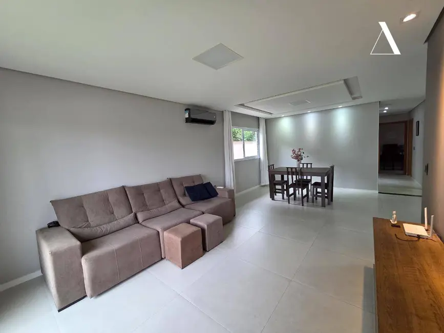 Casa com 3 quartos à venda, 260m2 em Aventureiro, Joinville - SC - imagem 4 Foto 4 de Casa com 3 quartos à venda, 260m2 em Aventureiro, Joinville - SC