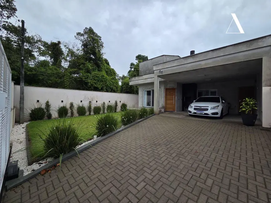 Casa com 3 quartos à venda, 260m2 em Aventureiro, Joinville - SC - imagem 1 Foto 1 de Casa com 3 quartos à venda, 260m2 em Aventureiro, Joinville - SC