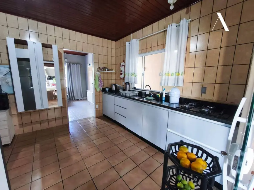 Casa com 3 quartos à venda, 398m2 em Parque Guarani, Joinville - SC - imagem 3 Foto 3 de Casa com 3 quartos à venda, 398m2 em Parque Guarani, Joinville - SC