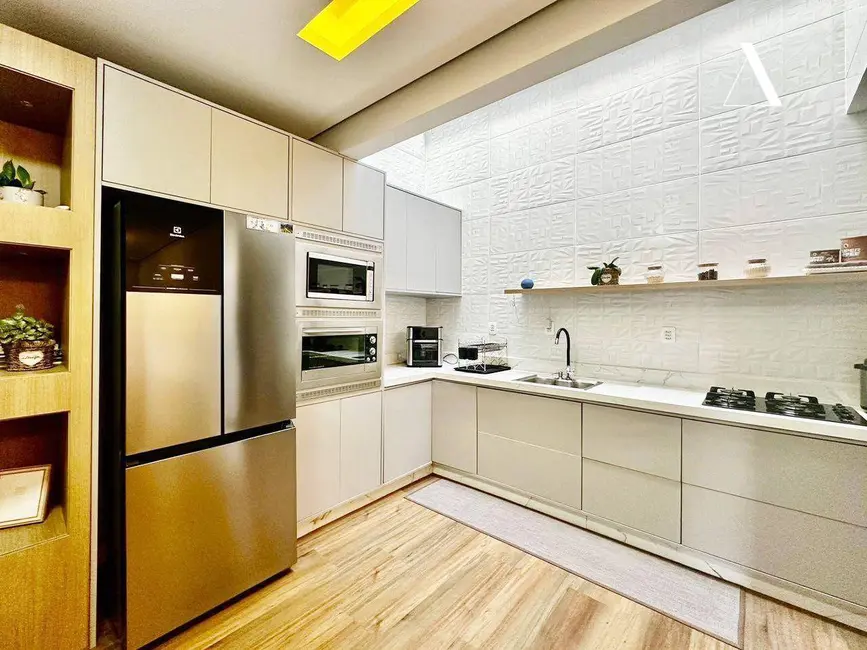 Casa com 3 quartos à venda, 82m2 em Boehmerwald, Joinville - SC - imagem 5 Foto 5 de Casa com 3 quartos à venda, 82m2 em Boehmerwald, Joinville - SC