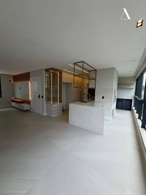 Foto 2 de Apartamento com 3 quartos à venda, 205m2 em América, Joinville - SC