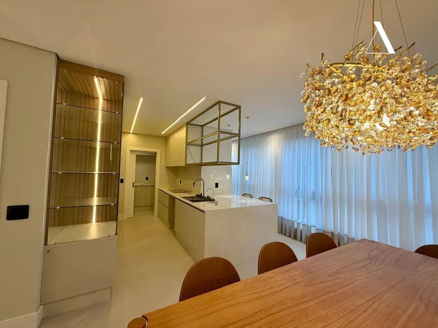 Foto 3 de Apartamento com 3 quartos à venda, 205m2 em América, Joinville - SC