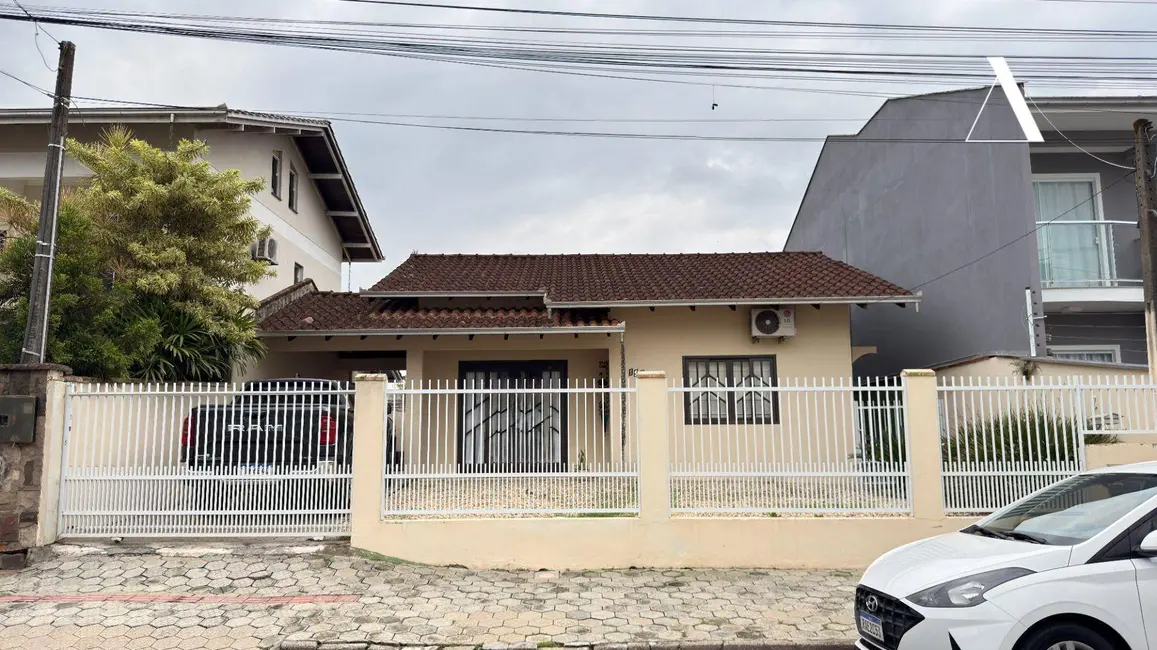 Foto 1 de Casa com 2 quartos à venda, 360m2 em Itaum, Joinville - SC