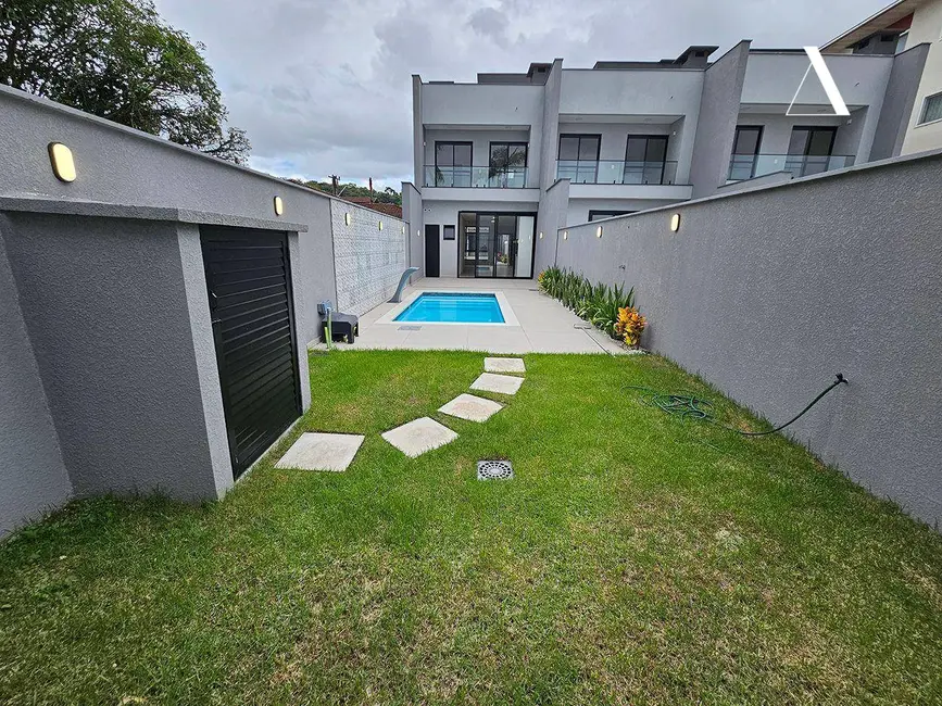 Foto 2 de Casa com 3 quartos à venda, 204m2 em Santo Antônio, Joinville - SC