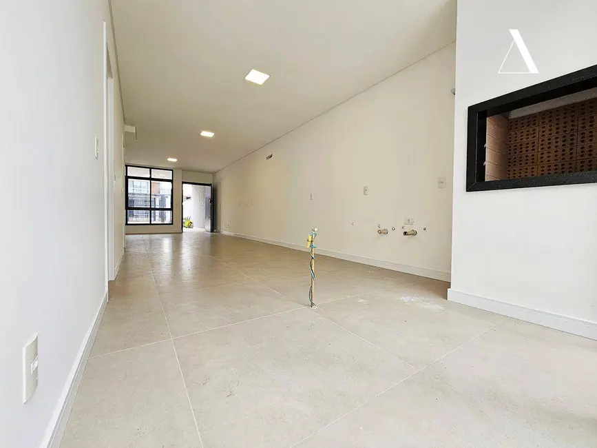 Foto 5 de Casa com 3 quartos à venda, 204m2 em Santo Antônio, Joinville - SC