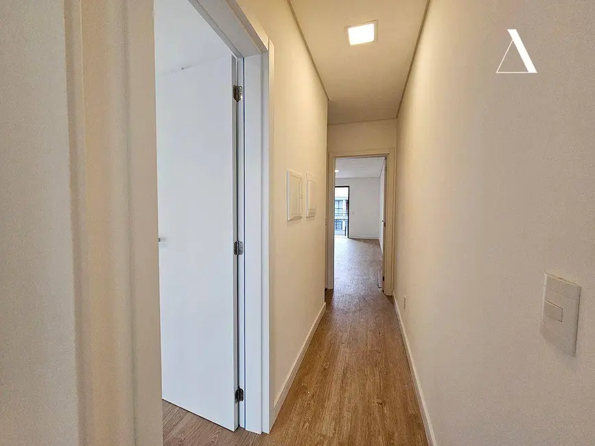 Foto 8 de Casa com 3 quartos à venda, 204m2 em Santo Antônio, Joinville - SC