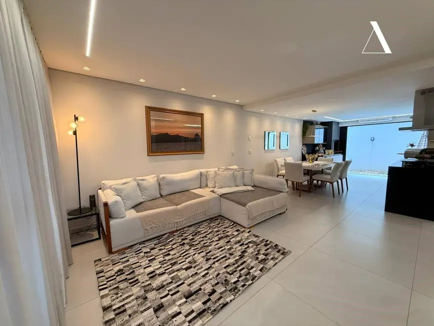 Foto 4 de Casa com 3 quartos à venda, 120m2 em América, Joinville - SC