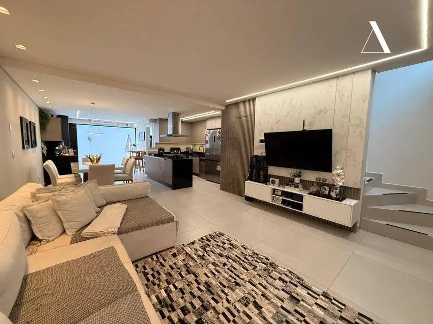 Foto 6 de Casa com 3 quartos à venda, 120m2 em América, Joinville - SC