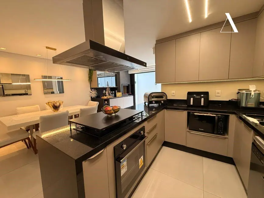 Foto 2 de Casa com 3 quartos à venda, 120m2 em América, Joinville - SC