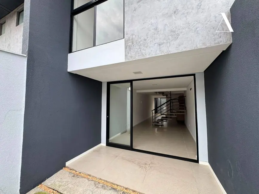 Foto 1 de Casa com 2 quartos à venda, 69m2 em Costa e Silva, Joinville - SC
