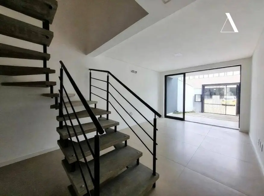 Foto 3 de Casa com 2 quartos à venda, 69m2 em Costa e Silva, Joinville - SC