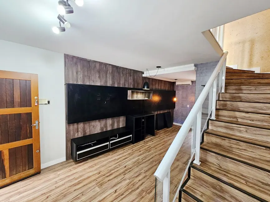 Foto 4 de Casa com 2 quartos à venda, 77m2 em Aventureiro, Joinville - SC