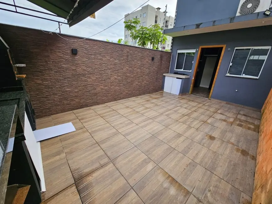 Foto 1 de Casa com 2 quartos à venda, 77m2 em Aventureiro, Joinville - SC