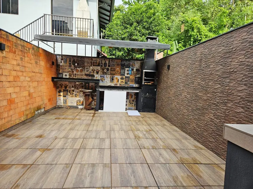 Foto 2 de Casa com 2 quartos à venda, 77m2 em Aventureiro, Joinville - SC